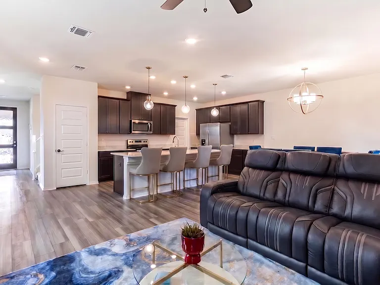 1133 Aronia Ln — Photo 8