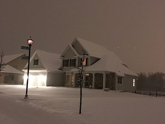 4th image of 10365 S Willow Creek Dr