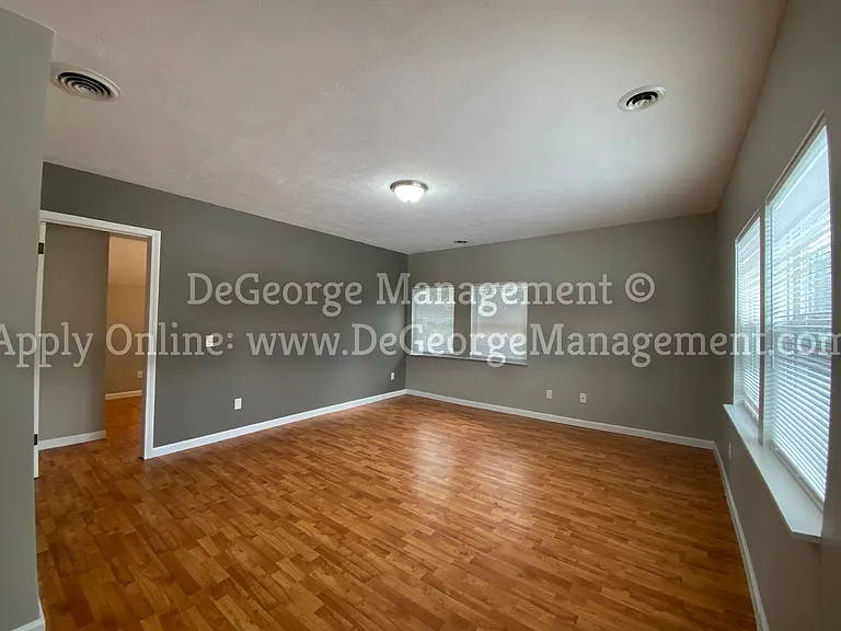 Burdick Estates Apartments — Photo 11