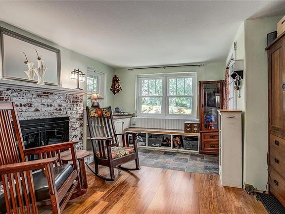5th image of 1300 County Road B