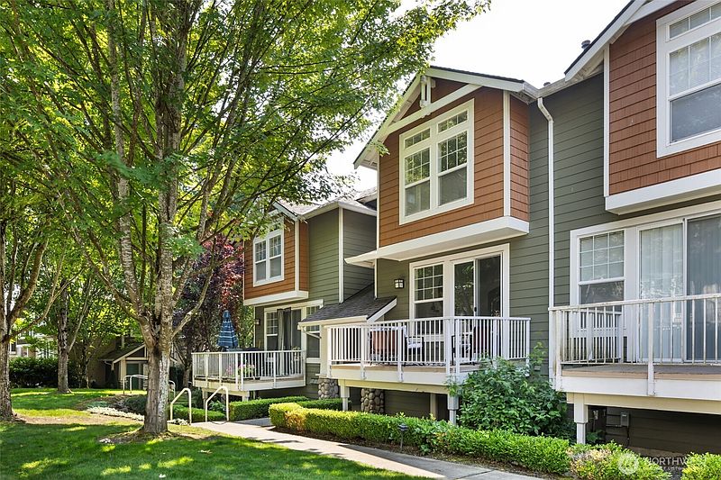 3rd image of 12140 NE 24th Street #102