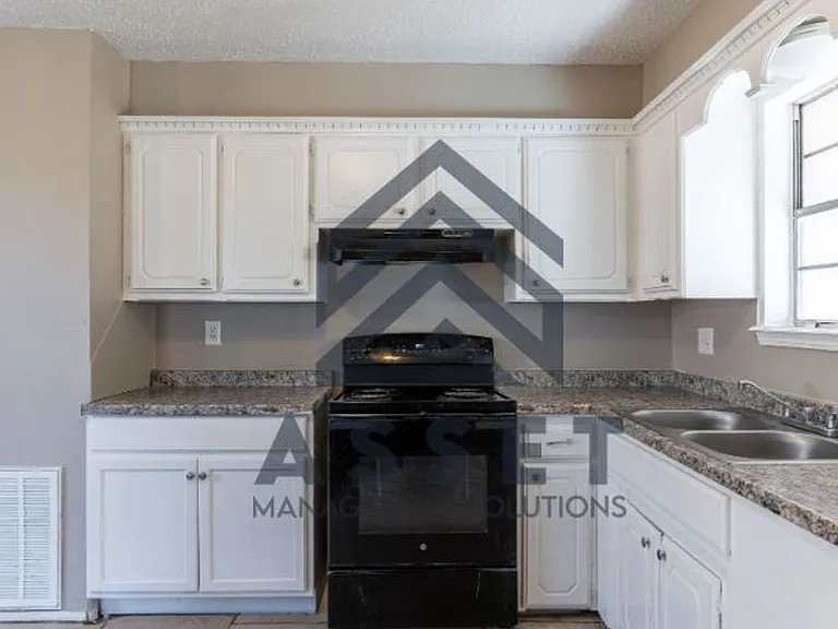 4613 Cinderella Dr — Photo 15
