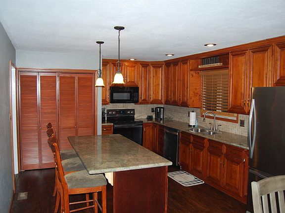 2nd image of 1913 E 35th Ave