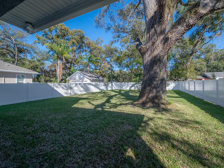 1714 E Lambright St — Photo 3
