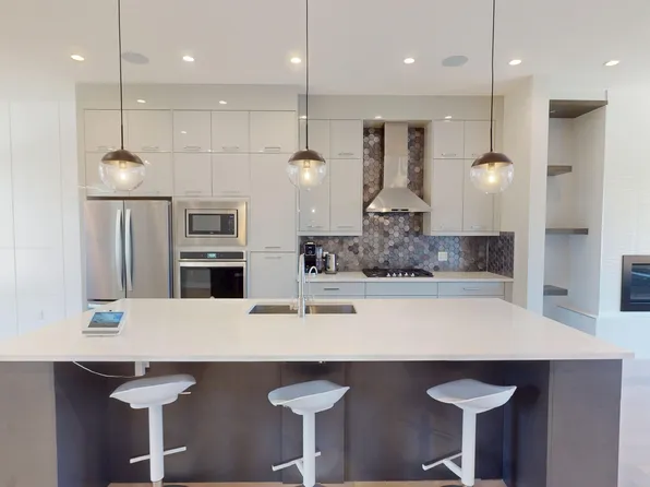 97 Hendon Dr NW, Calgary, AB T2K 1Y9