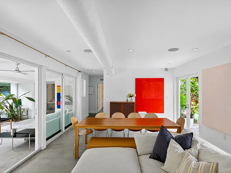 385 Harbor Ct — Photo 8