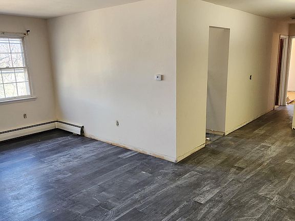 4th image of 456 Bennett Pkwy #202