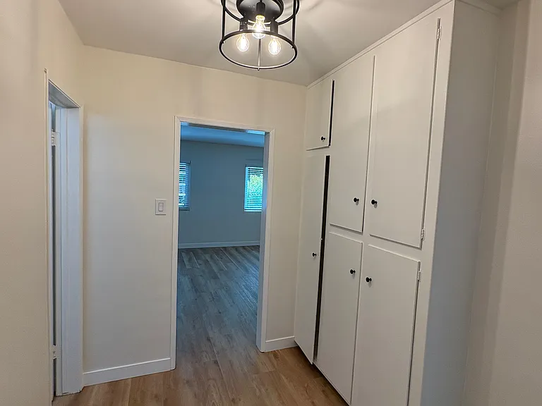 218 Loma Ave #3 — Photo 6
