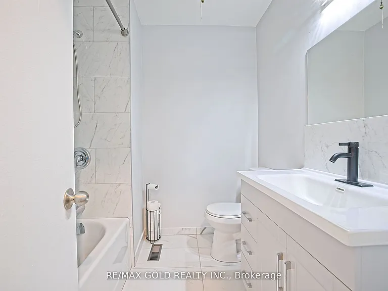 130 Duncanwoods Dr — Photo 7