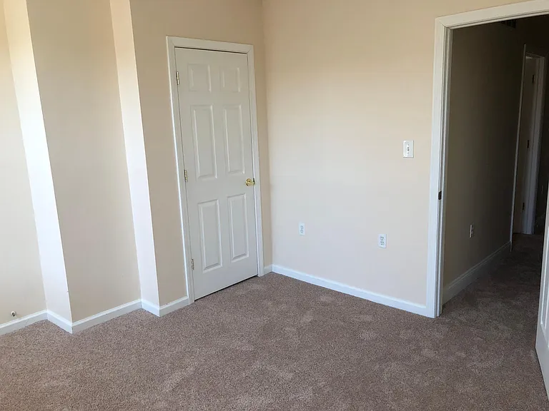2331 E Harold St — Photo 8
