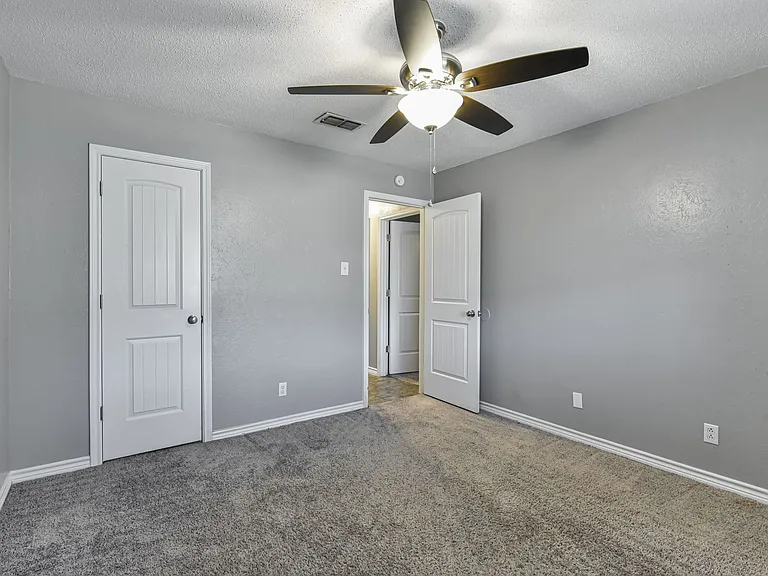 1307 Linda Spur — Photo 16