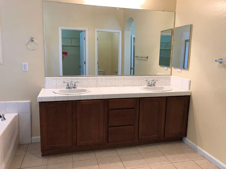 4437 W Pinsapo Dr — Photo 8
