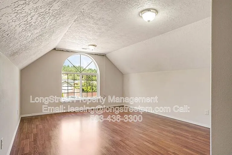 332 NE Carmen Pl — Photo 33