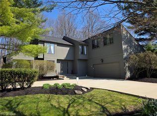 5009 Lansdowne Dr, Solon, OH