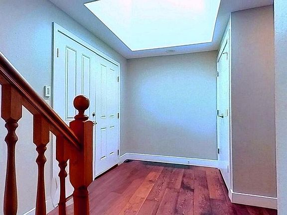 2nd image of 18128 NE 136th St
