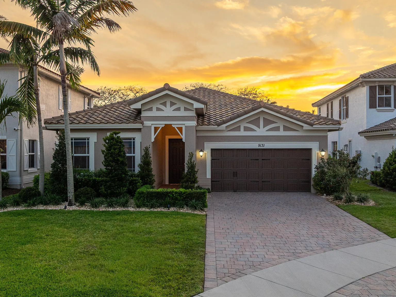 4 bed, 3.0 bath, 2476 sqft, $7,000 — Photo 2