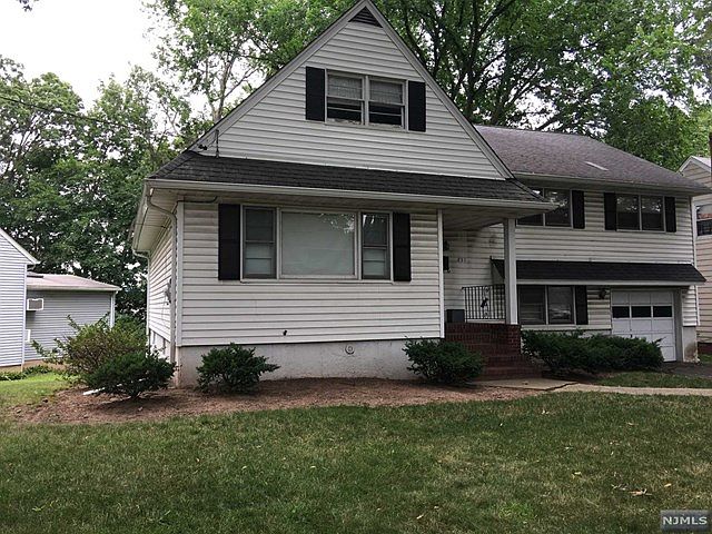 1st image of 851 Country Club Dr