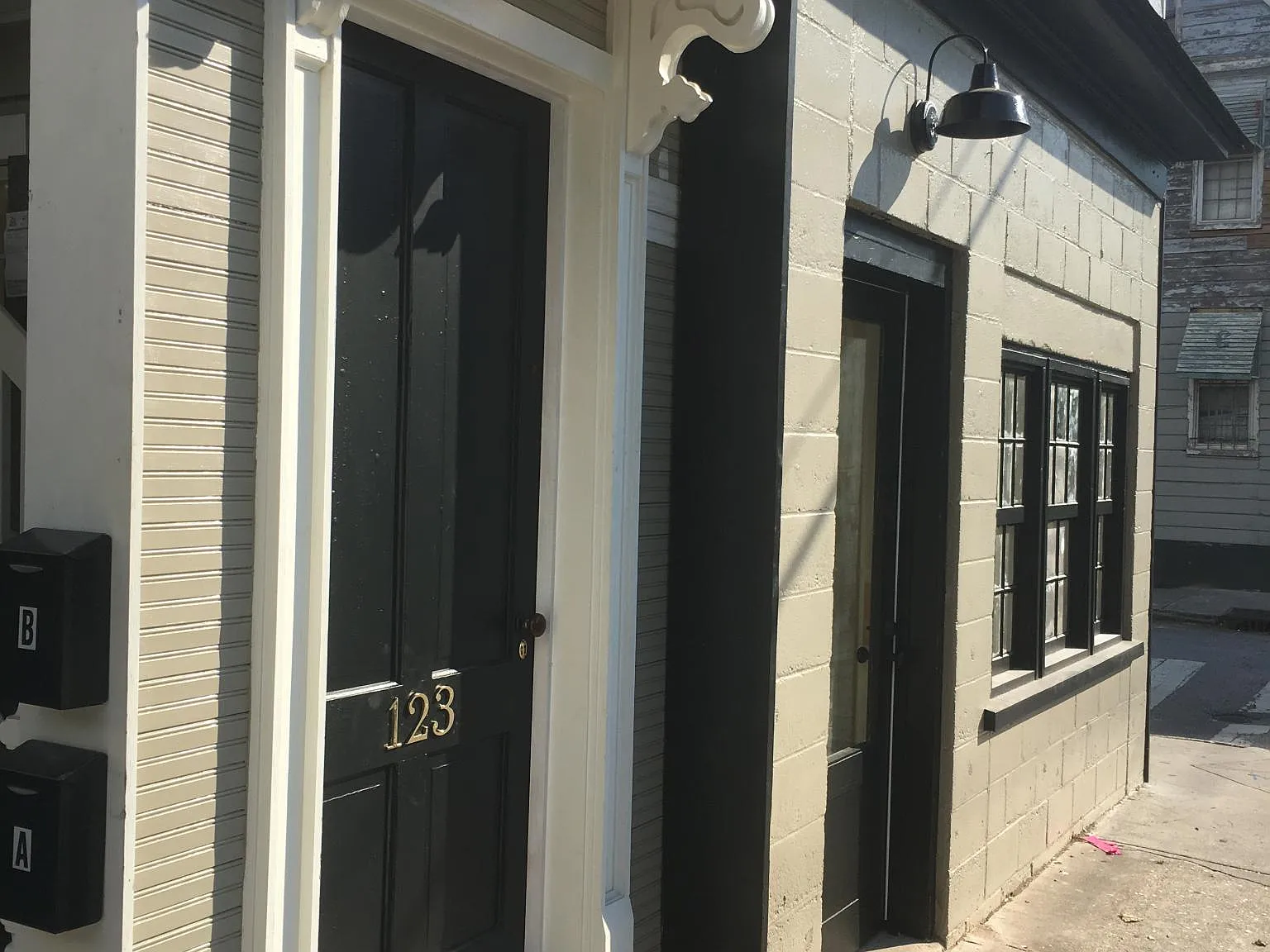 123 Line St — Photo 2