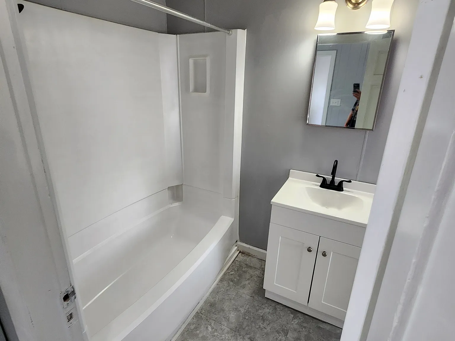 3 bed, 1350 sqft, $2,300 — Photo 2