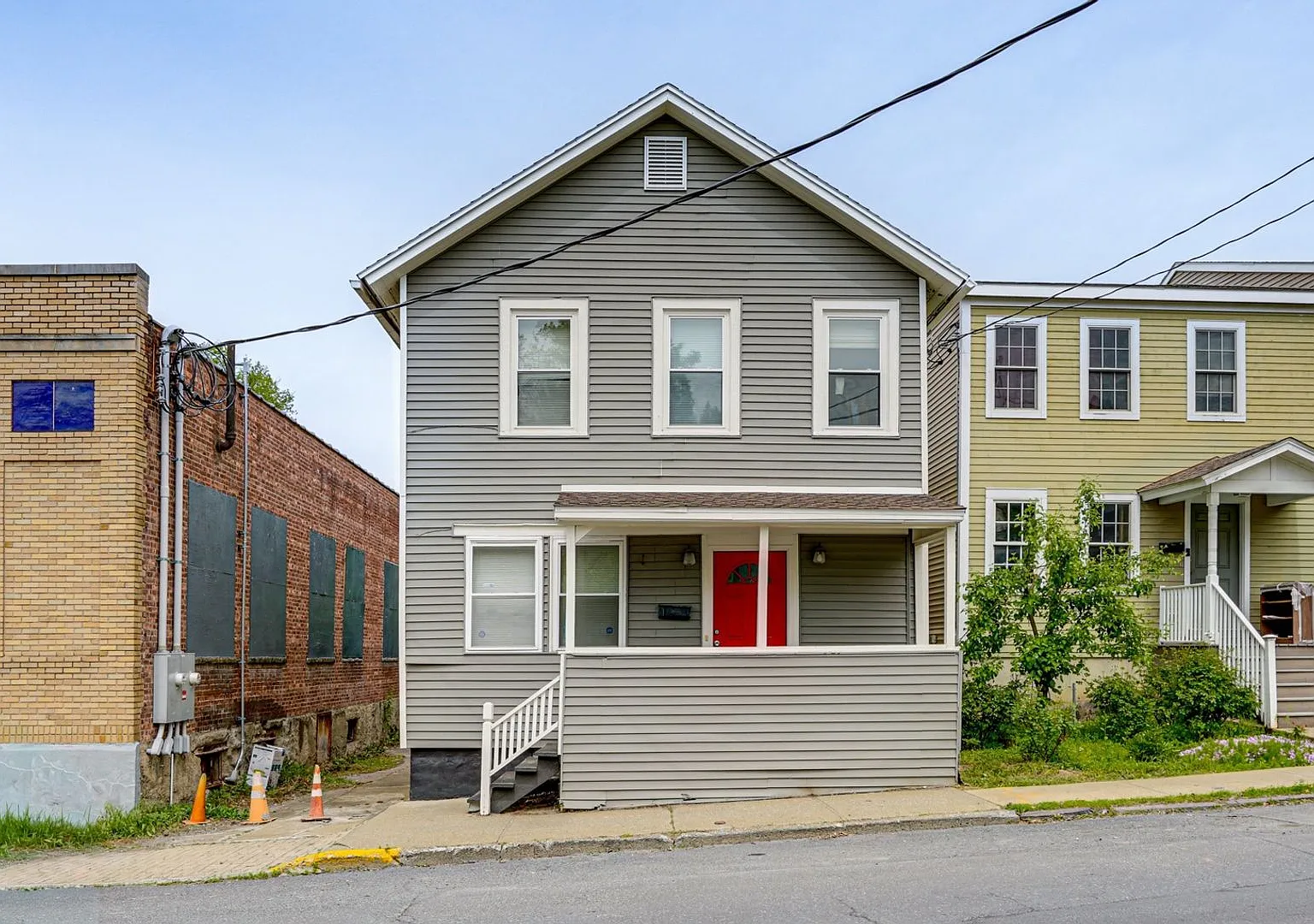 Spacious 1 Bedroom in Historic Downtown Hudson — Photo 1