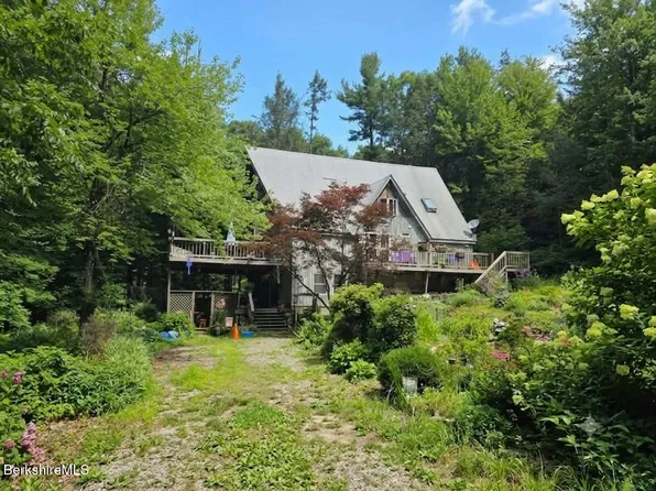 136 Chester Rd, Blandford, MA 01008