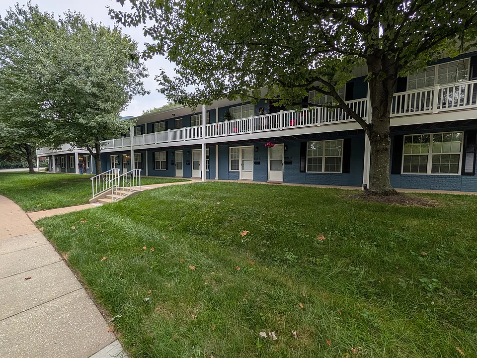 Lake Falls Apartments