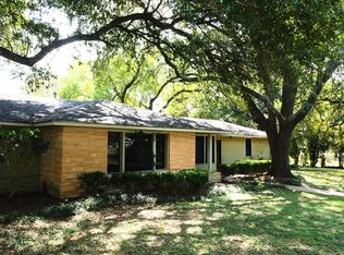 349 W Milam St, La Grange, TX 78945