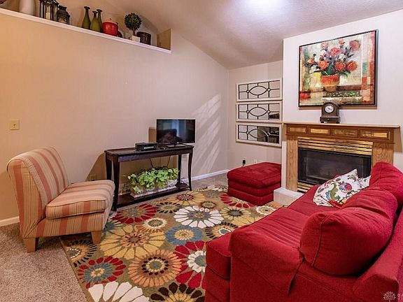 5th image of 635 Thornburg Pl