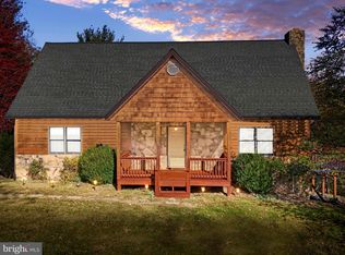 286 Colonial Dr, Berkeley Springs, WV 25411