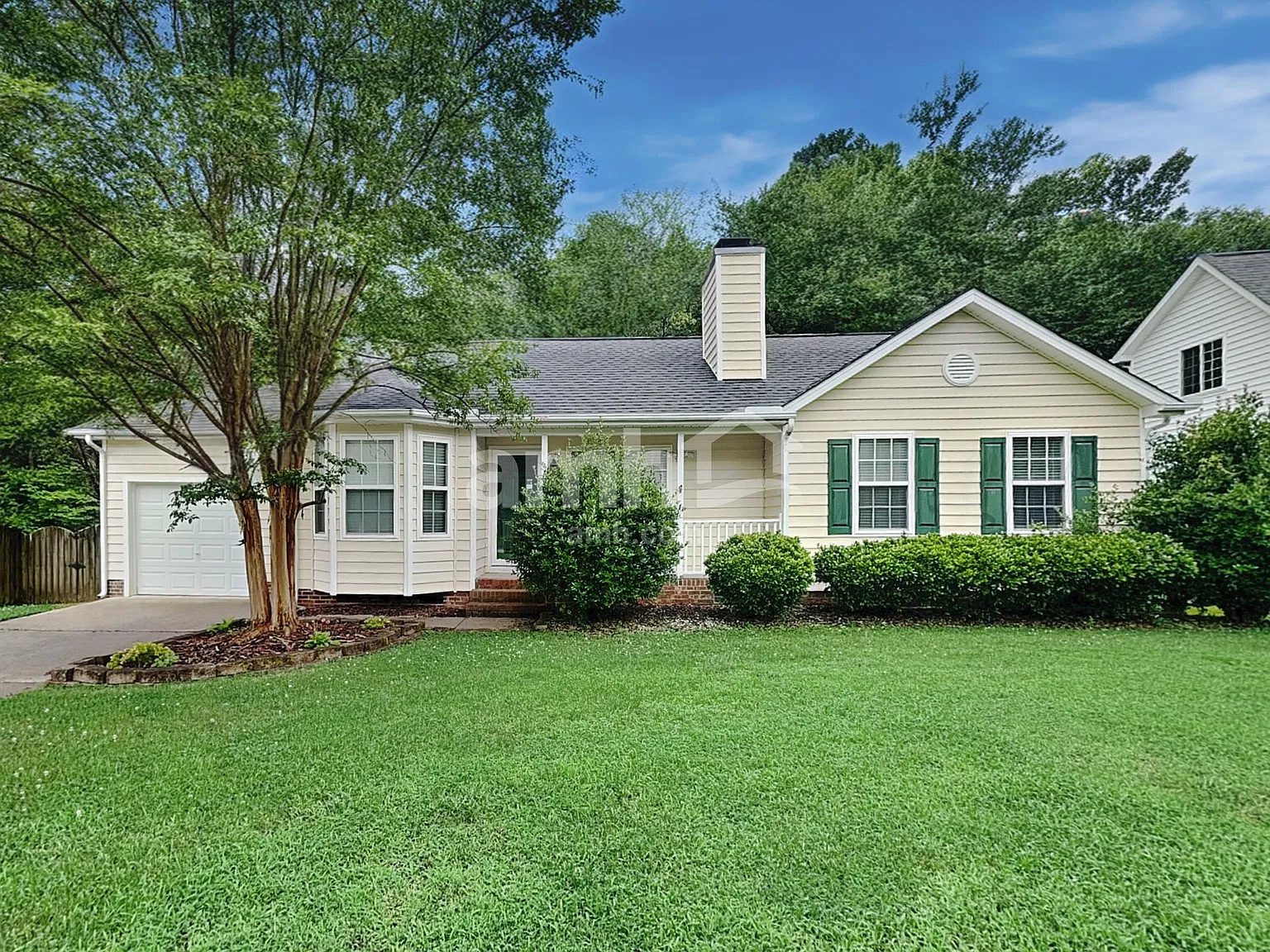 3 bed, 2.0 bath, 1147 sqft, $1,975 — Photo 1