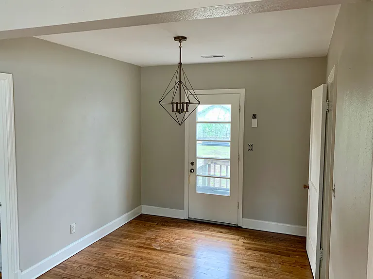 636 N Moore Rd — Photo 4
