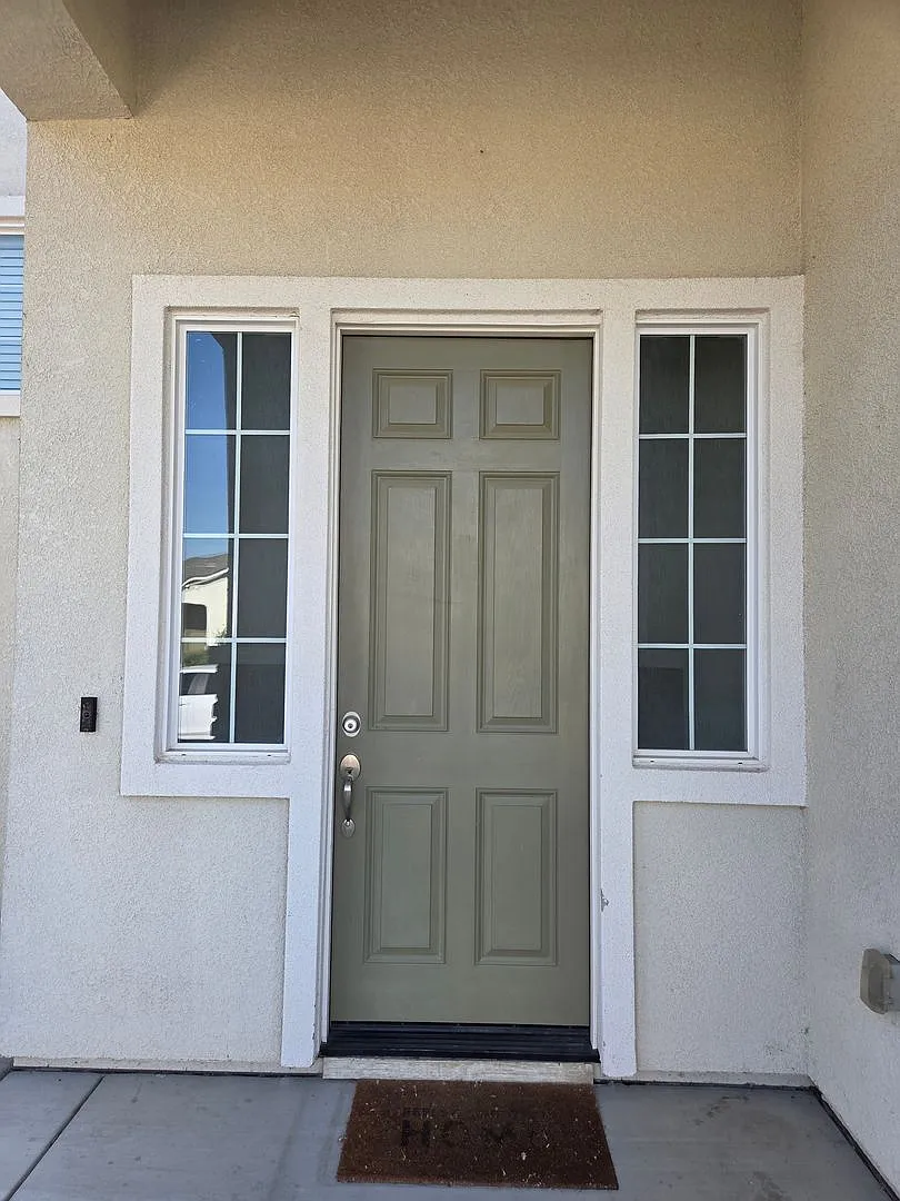 Beautiful 4 Bedroom Home — Photo 3