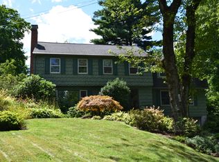 30 Fernbrook, West Hartford, CT 06107