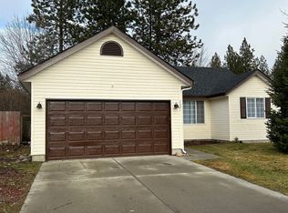7221 W Macaw Ln, Rathdrum, ID 83858