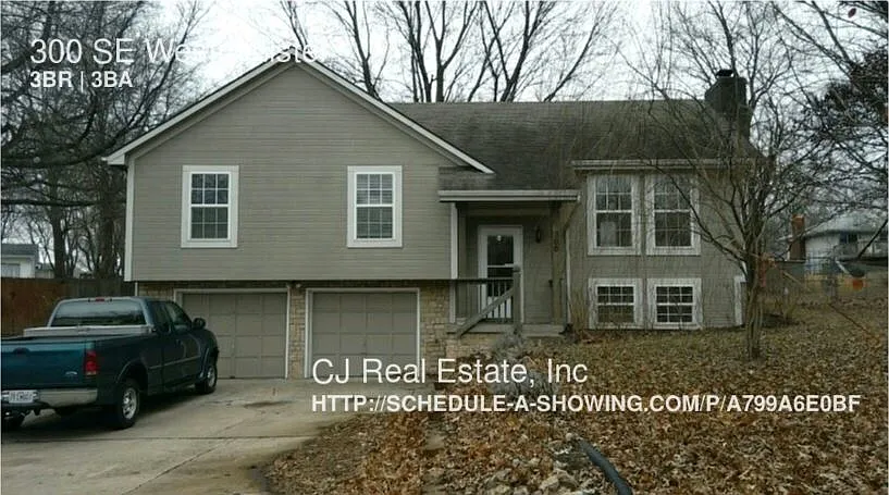 300 SE Westminister Rd