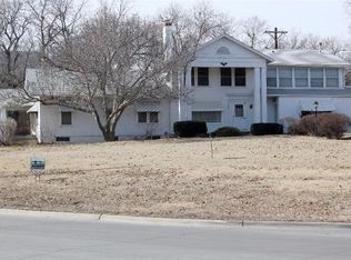 1107 9th St, Clay Center, KS 67432