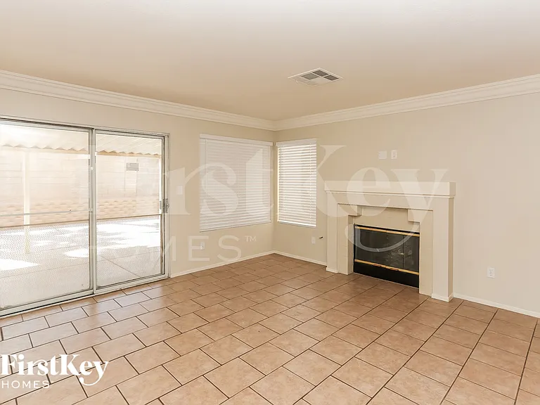 1673 Black Hills Way — Photo 8