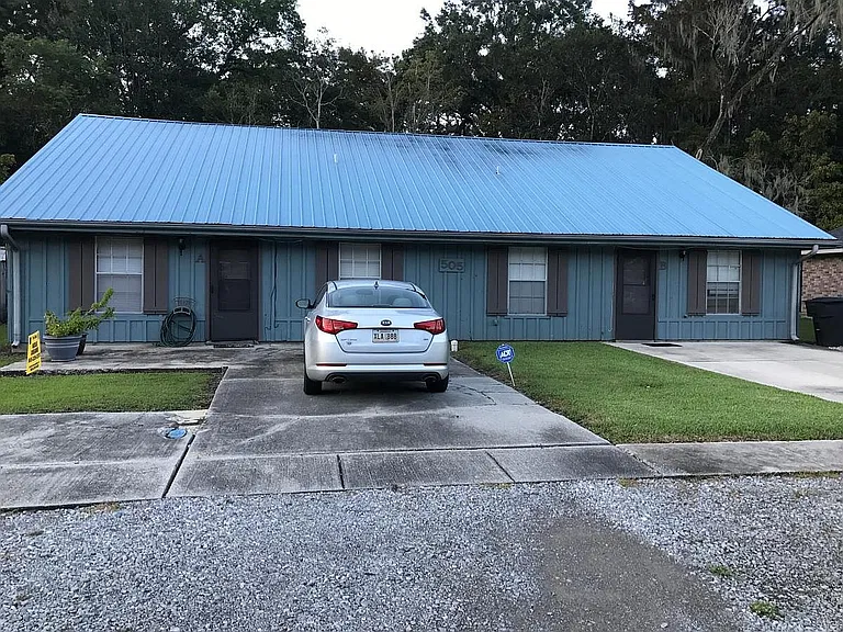 505 Idlewild Dr #B — Photo 1