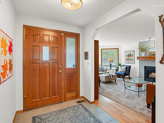 4th image of 5937 NE Ray Cir