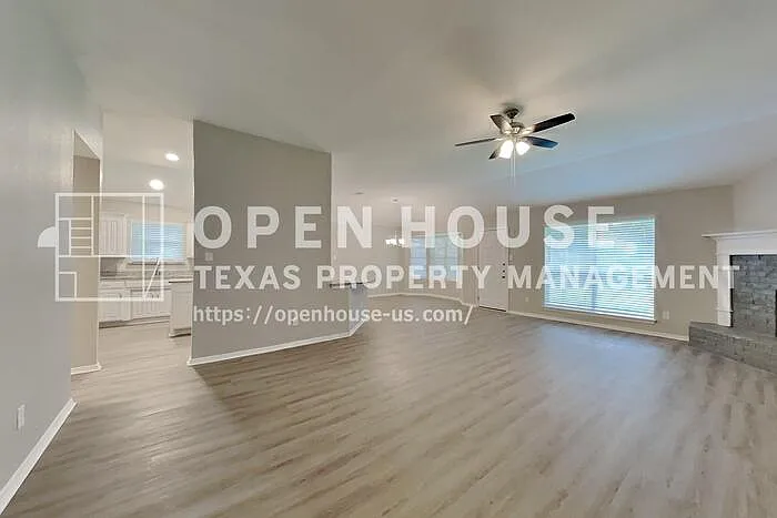 821 Willow Ct — Photo 4