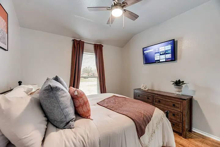1548 Lakeside Dr — Photo 19
