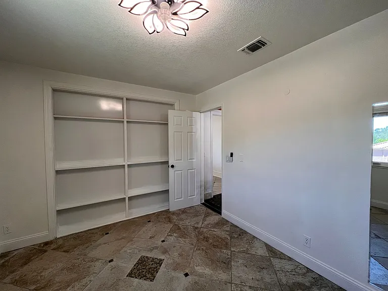 912 Yosemite Ln — Photo 26