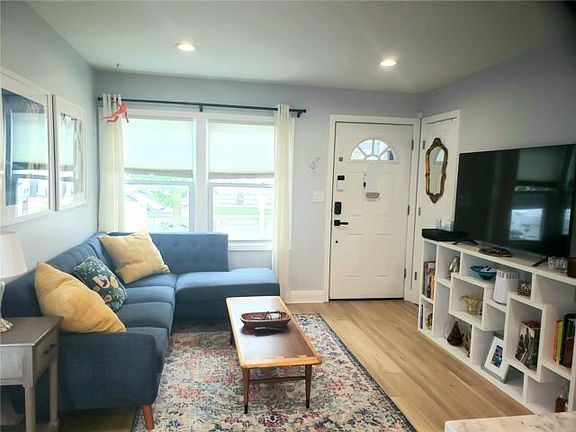 5th image of 70 Dalton St
