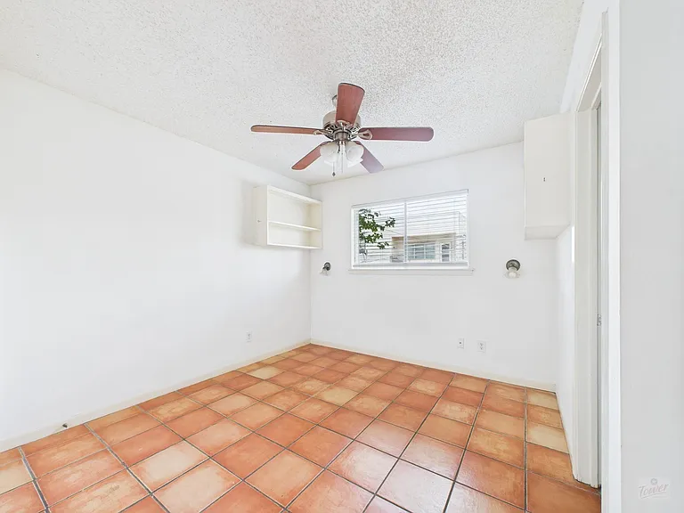 803 W 28th St #107 — Photo 8