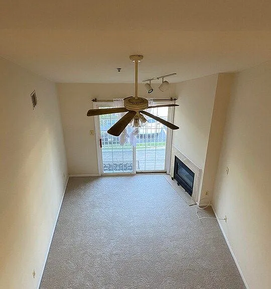 220 Cambridge Ct — Photo 8