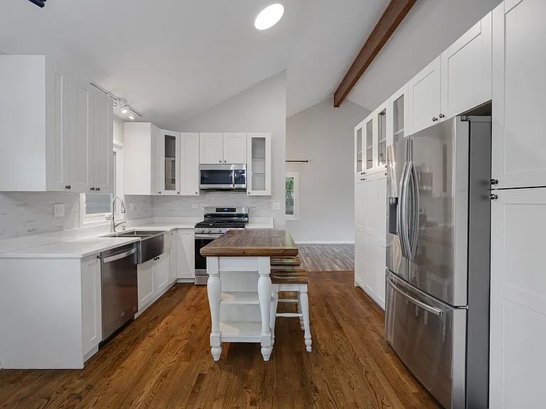 615 Chester Ct E — Photo 12