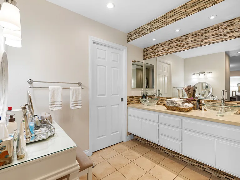 236 N Louise St #109 — Photo 18