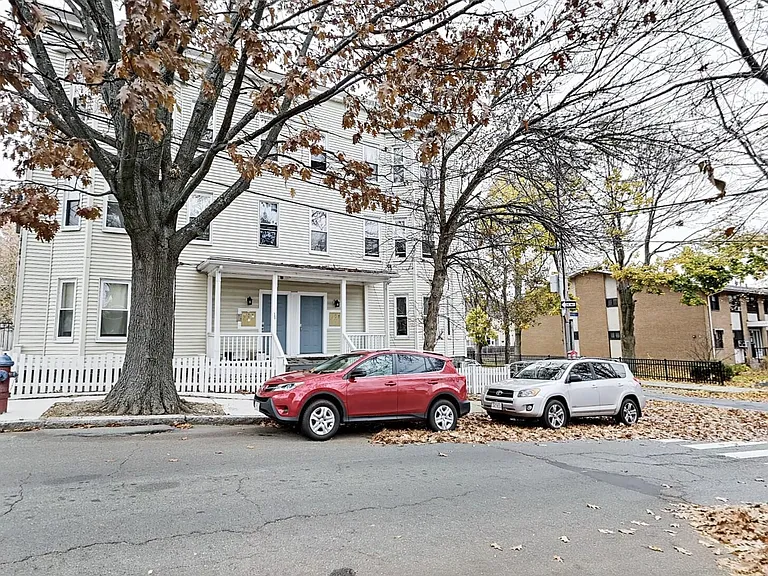 39 Bond St — Photo 6