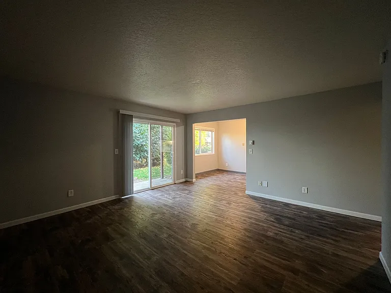 15220 SE Stark St #1-21 — Photo 39