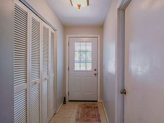 4th image of 425 Banyan Street